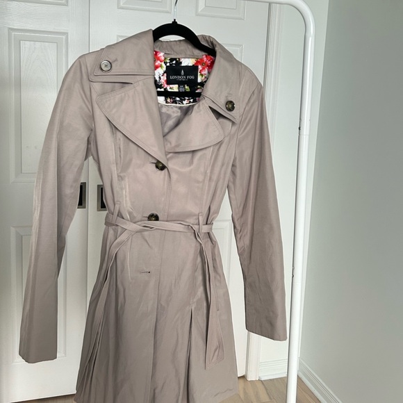 Beige trench coat - Picture 3 of 6